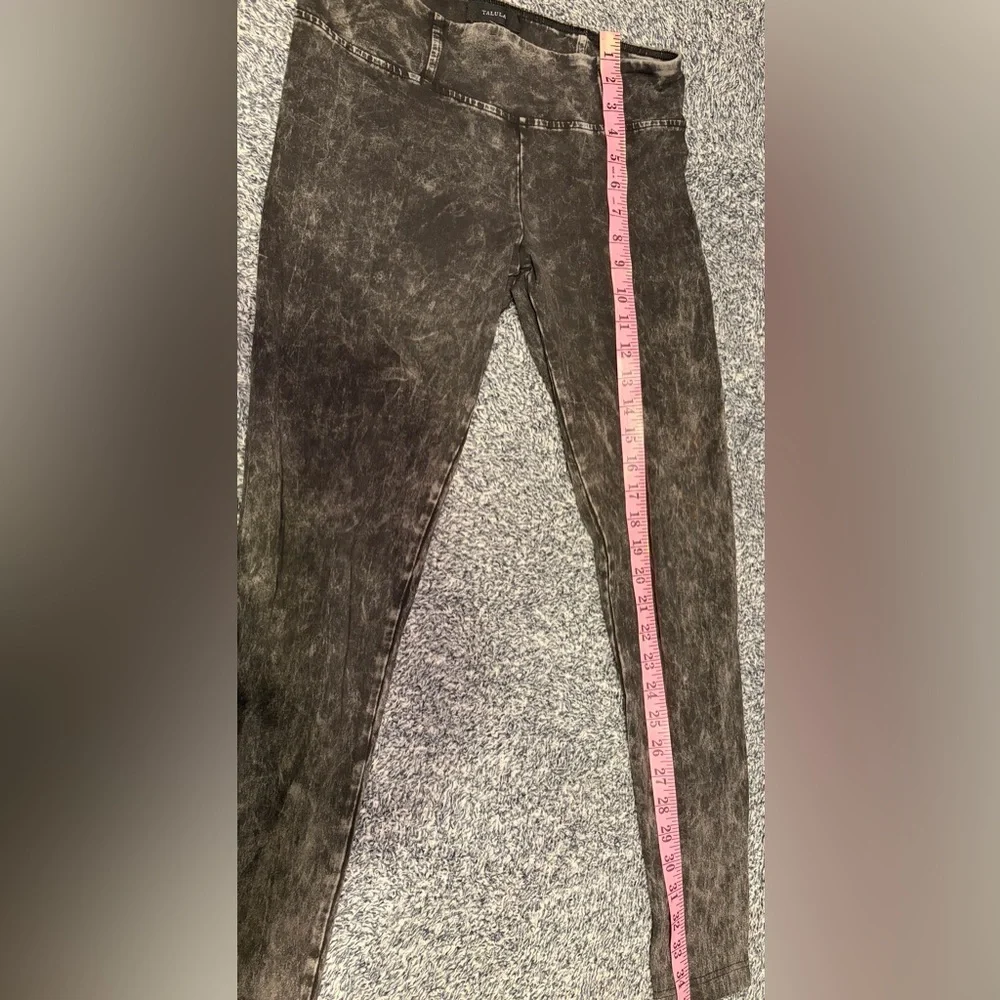 Talula Charcoal Acid Wash leggings Size M - Picture 7 of 8